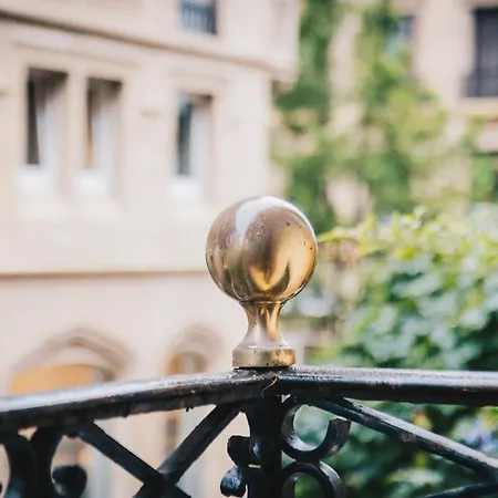 Udaberri By People Daire